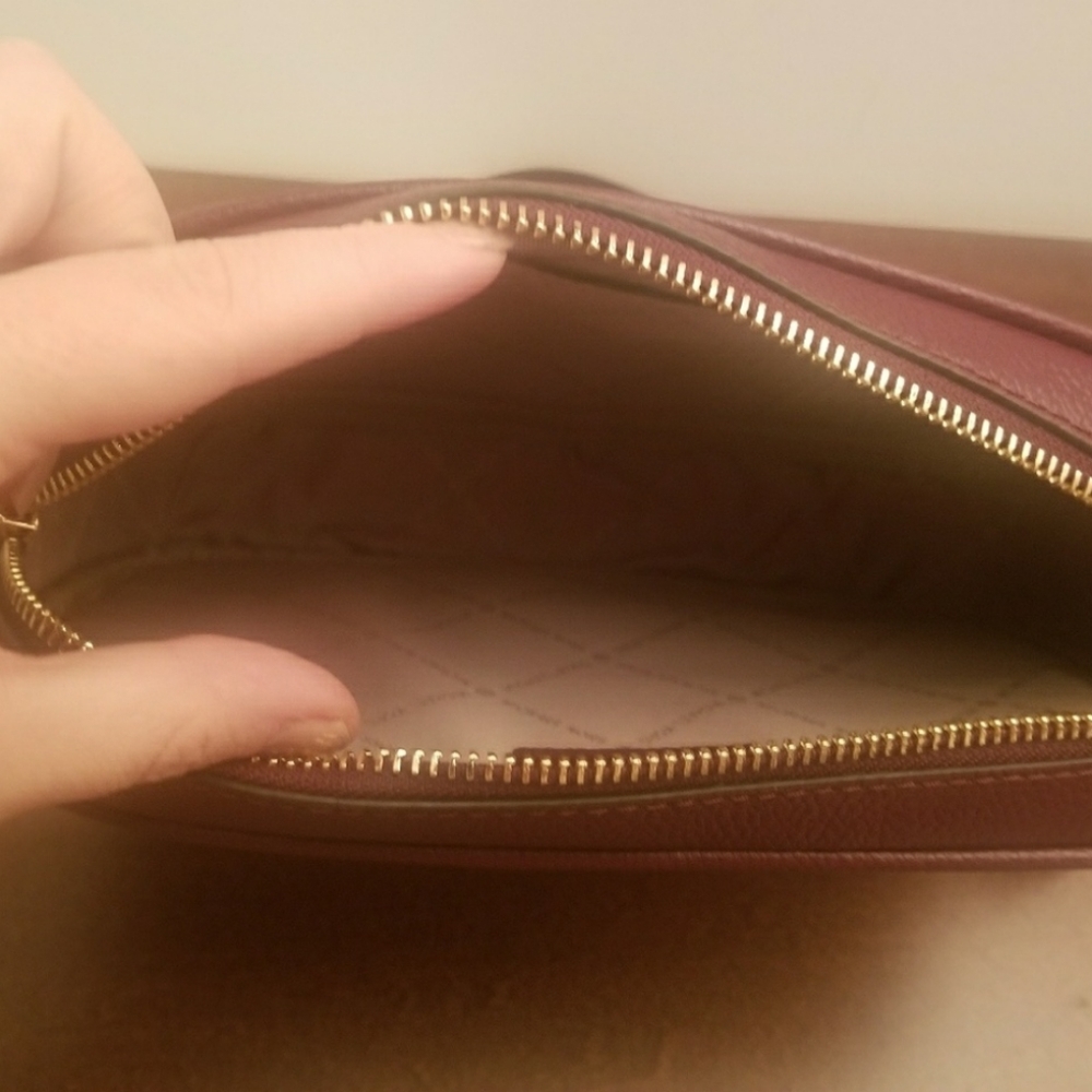 Michael Kors Crossbody Bag - Picture 3 of 8